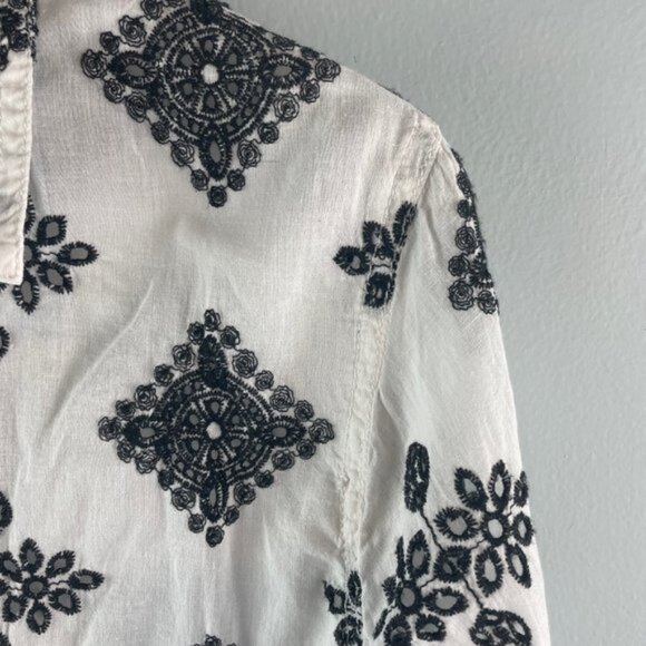 Cino Embroidered Button Down Cotton Top Size Large - Picture 3 of 5